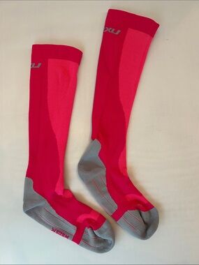 2XU Women's Compression Athletic Socks - Hot Pink & Gray